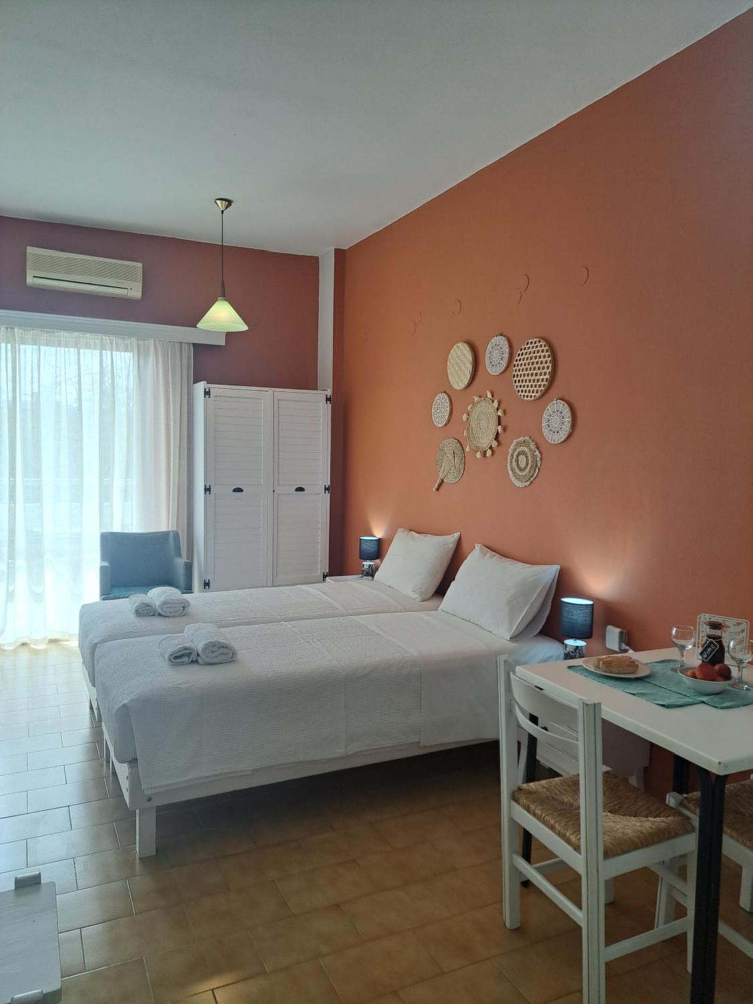 Eleana Apartments Hersonissos (Crete) Exteriör bild