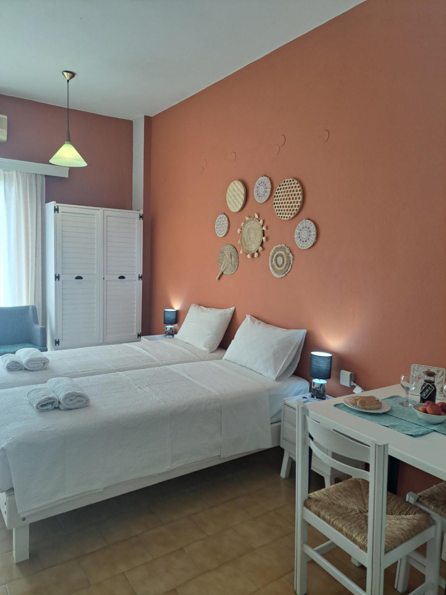 Eleana Apartments Hersonissos (Crete) Exteriör bild